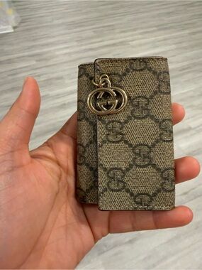 Authentic Gucci GG Supreme 6-Key Holder Wallet